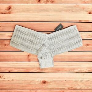 NWT FREDERICK’S OF HOLLYWOOD White Ellison  Lace Cheeky Thong Panties Size 1X